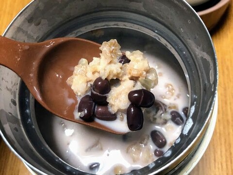 黒糖小豆ミルク　オートミール　約255kcal